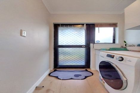 Photo of property in 2/9 Applewood Drive, Henderson, Auckland, 0612