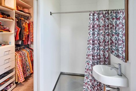 Photo of property in 4 Huntleigh Park Way, Ngaio, Wellington, 6035