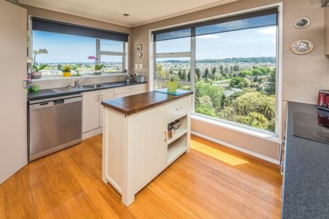 Photo of property in 27 Wairere Road, Bastia Hill, Whanganui, 4500