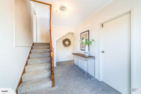 Photo of property in 24a East Coast Road, Milford, Auckland, 0620