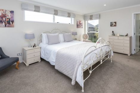 Photo of property in 8 Ridge View Crescent, Pukekohe, 2120