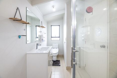 Photo of property in 12 Greville Road, Pinehill, Auckland, 0632