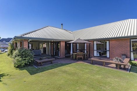 Photo of property in 5 Hinton Place, Rangiora, 7400