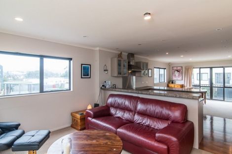 Photo of property in Te Kakariki Apartments, 1/1 Wellington Road, Paekakariki, 5034