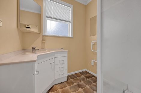 Photo of property in 13 Montjoy Street, Stratford, 4332