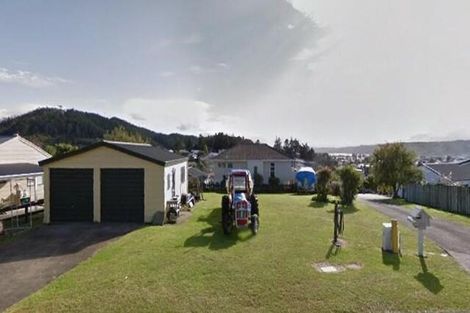 Photo of property in 100 Fernleigh Glade, Whangamata, 3620