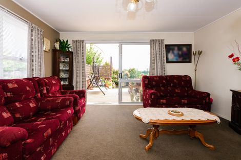 Photo of property in 15a Meadowbrook Drive, Cloverlea, Palmerston North, 4412