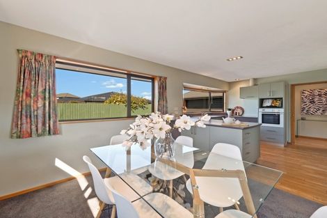 Photo of property in 2/7 Thicket Close, Redwood, Christchurch, 8051