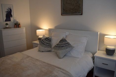 Photo of property in 268 Oriental Parade, Oriental Bay, Wellington, 6011