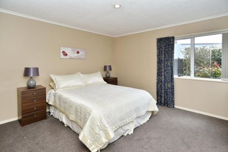 Photo of property in 1/9 Phoenix Lane, Northcote, Christchurch, 8052