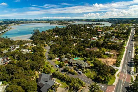 Photo of property in 53 Tauhinu Road, Greenhithe, Auckland, 0632
