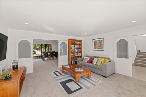 Photo of property in 28 Huntingdon Place, Avonhead, Christchurch, 8042