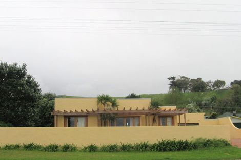 Photo of property in 32 Moana Road, Okitu, Gisborne, 4010