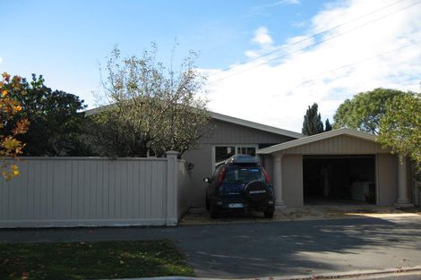 Photo of property in 2/14a Garreg Road, Fendalton, Christchurch, 8052