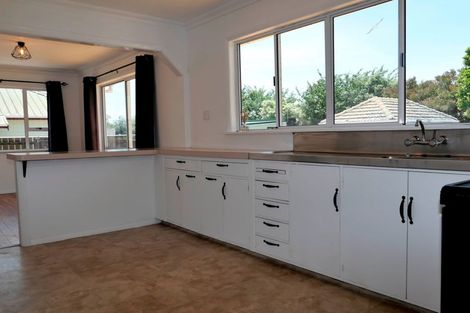 Photo of property in 166 Queen Street West, Levin, 5510