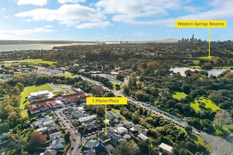 Photo of property in 1 Manor Place, Point Chevalier, Auckland, 1022