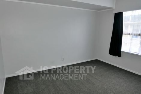 Photo of property in 2/77 Prince Regent Drive, Half Moon Bay, Auckland, 2012