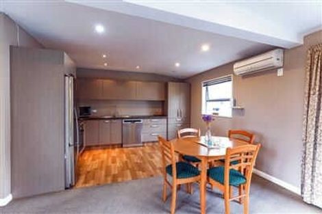 Photo of property in 8a Broadbent Street, Riccarton, Christchurch, 8041