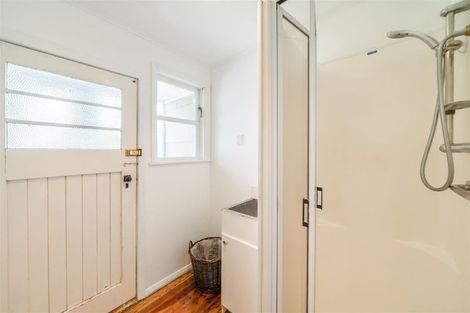 Photo of property in 34 Guthrie Street, Waterloo, Lower Hutt, 5011