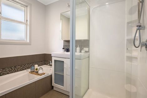 Photo of property in 11 Cara Crescent, Paparangi, Wellington, 6037