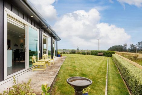 Photo of property in 165 Albert Road, Tokomaru, Palmerston North, 4474