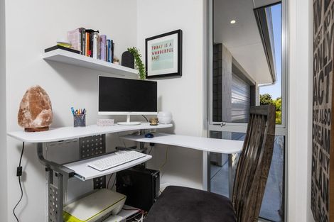 Photo of property in 27 Hiria Crescent, Papamoa Beach, Papamoa, 3118