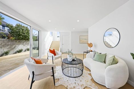 Photo of property in 40a The Esplanade, Eastern Beach, Auckland, 2012