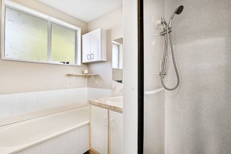 Photo of property in 92b Royal Park Drive, Parklands, Christchurch, 8083