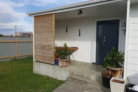 Photo of property in 4 Timaru Road, Waimate, 7924