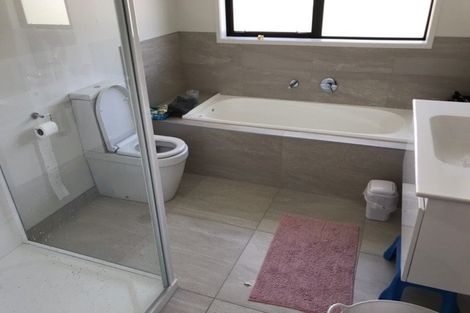 Photo of property in 3 Fred White Drive, Kumeu, 0810