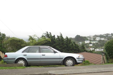 Photo of property in 39 Turville Crescent, Newlands, Wellington, 6037