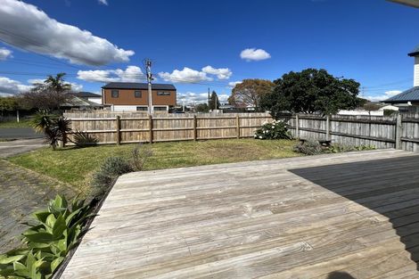 Photo of property in 11 Tiraumea Drive, Pakuranga, Auckland, 2010