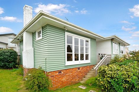 Photo of property in 41 Jaemont Avenue, Te Atatu South, Auckland, 0610