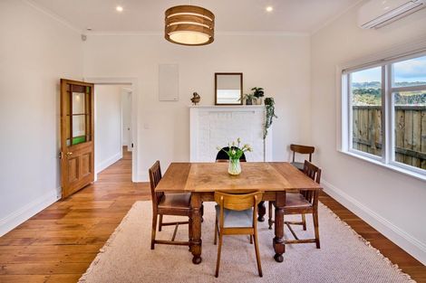 Photo of property in 237 Main Road, Tawa, Wellington, 5028