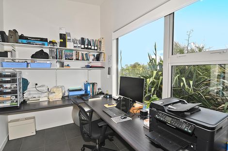 Photo of property in 10 Lax Crescent, Leigh, 0985