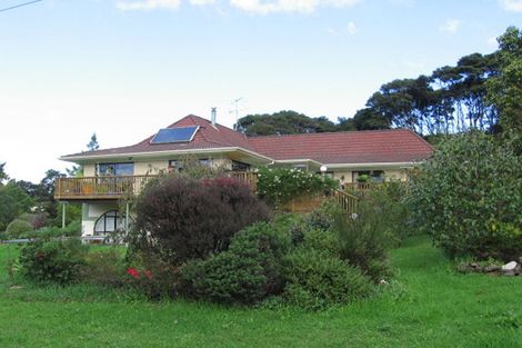 Photo of property in 11 Landing Road, Titirangi, Auckland, 0604