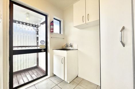 Photo of property in 1/17 Orchid Place, Te Atatu South, Auckland, 0610