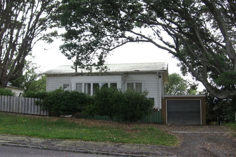 Photo of property in 622 Blockhouse Bay Road, Blockhouse Bay, Auckland, 0600