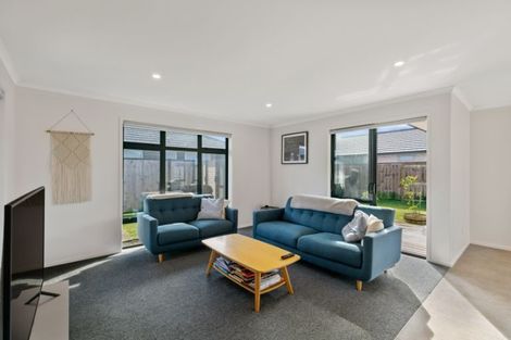 Photo of property in 14 Saint Michael Crescent, One Tree Point, 0118