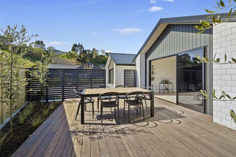 Photo of property in 35 Sycamore Grove, Lower Vogeltown, New Plymouth, 4310