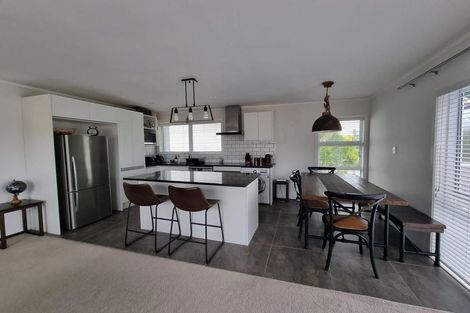 Photo of property in 1 Tamahere Drive, Glenfield, Auckland, 0629