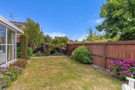 Photo of property in 2/3 Sawtell Place, Northcote, Christchurch, 8052