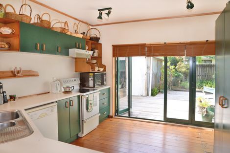 Photo of property in 2/571 Weymouth Road, Weymouth, Auckland, 2103