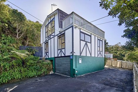 Photo of property in 8 Korokoro Road, Korokoro, Lower Hutt, 5012