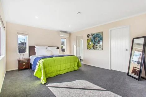 Photo of property in 10 Briar Vale Place, Flat Bush, Auckland, 2016