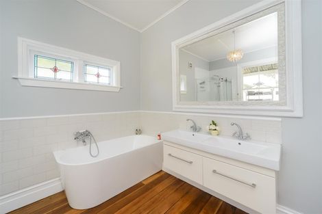 Photo of property in 89 Bridge Street, Bulls, 4818