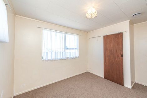 Photo of property in 35 Karyn Street, Castlecliff, Whanganui, 4501