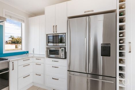 Photo of property in 2 Koro Mews, Papamoa Beach, Papamoa, 3118