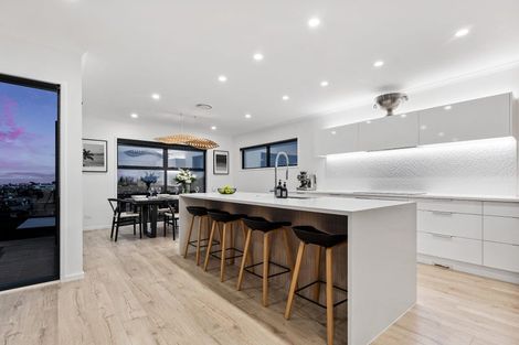 Photo of property in 20 Woodridge Drive, Stanmore Bay, Whangaparaoa, 0932