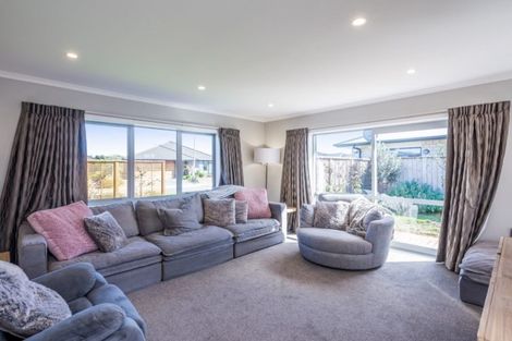 Photo of property in 5 Pearson Place, Paraparaumu, 5032